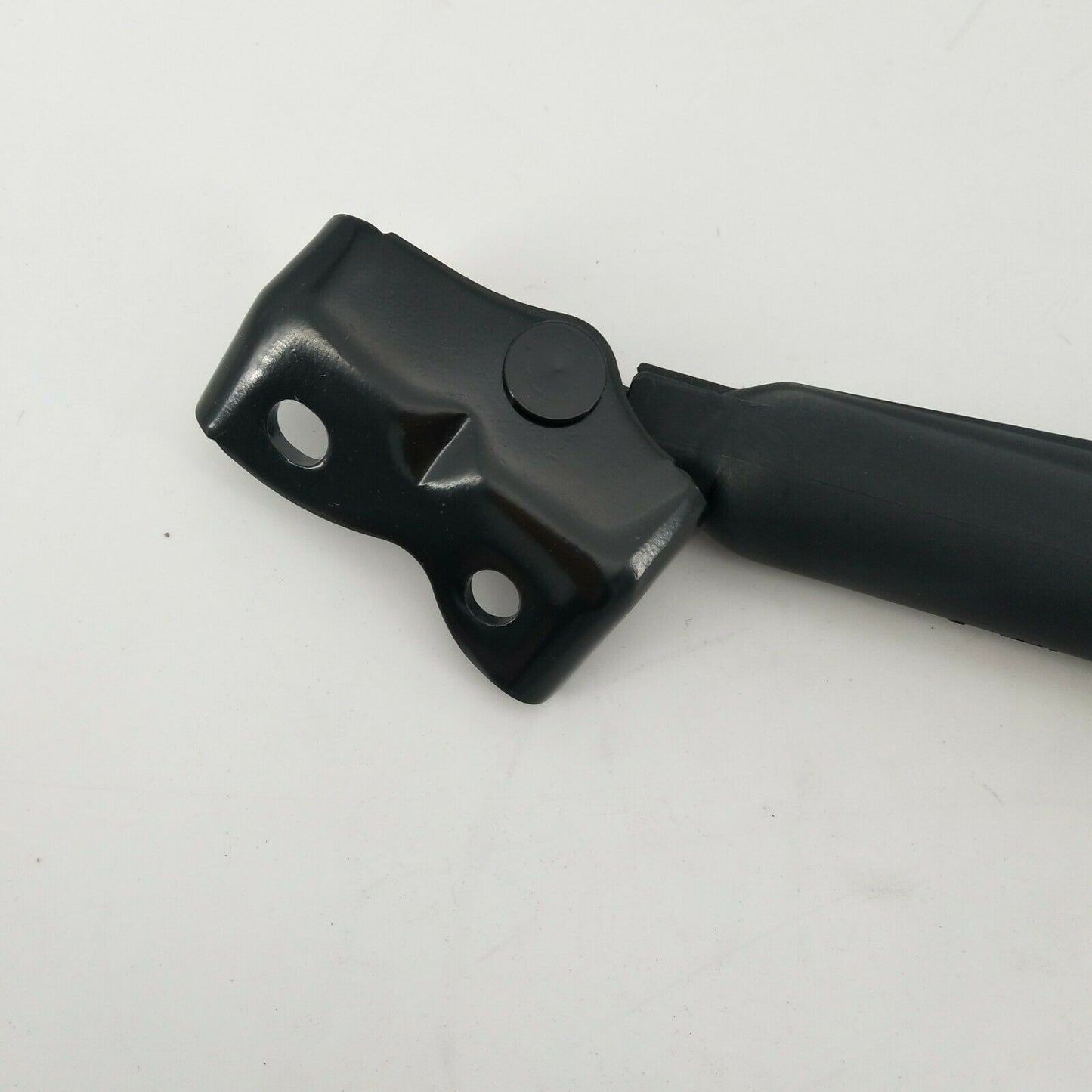 Tailgate Strut Stopper: Mitsu Pajero Ns Nt Nw Nx