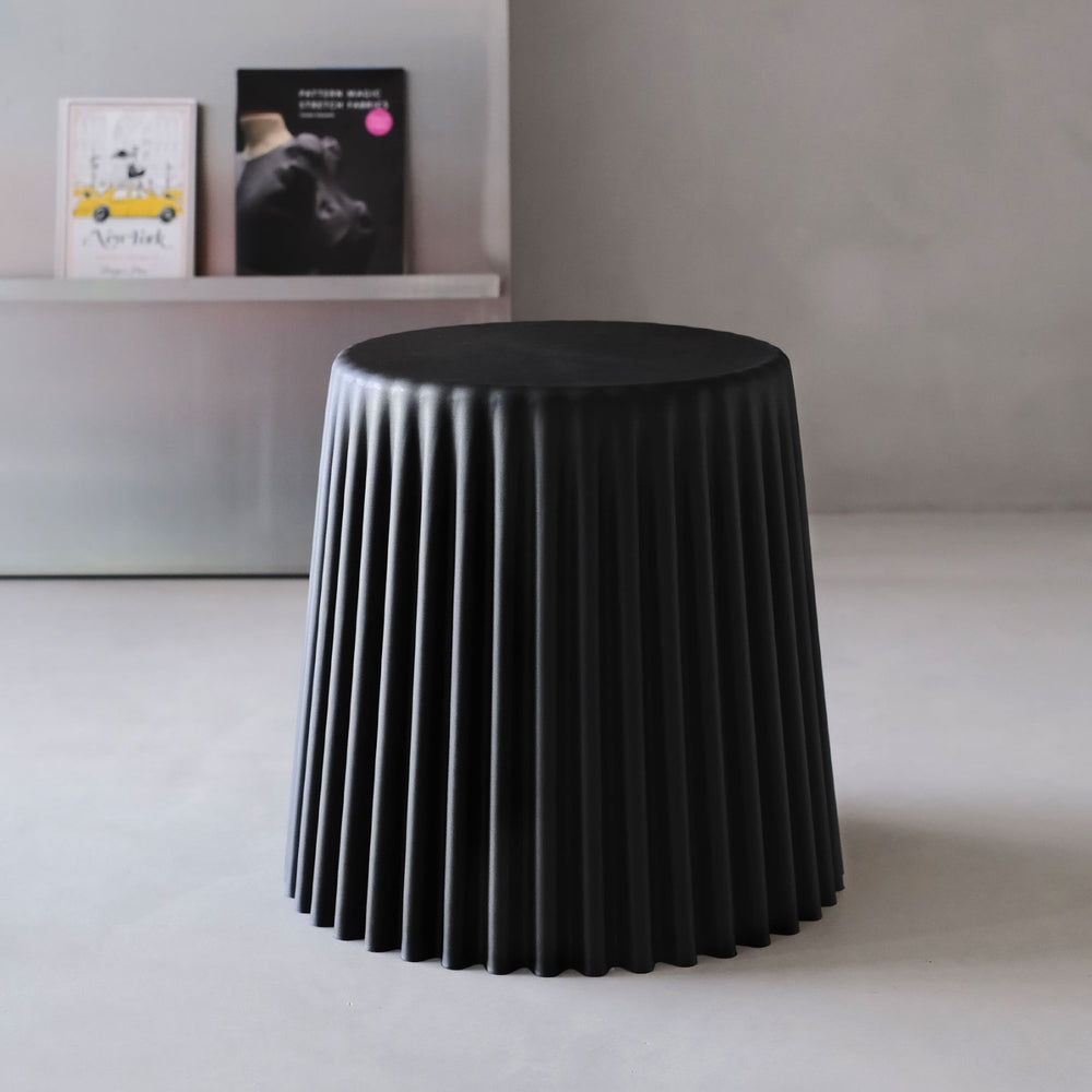 Set of 4 Cupcake Bar Stools Stackable Foot Stools Black/White