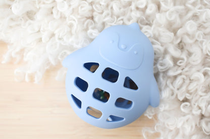 Silicone penguin rattle blue