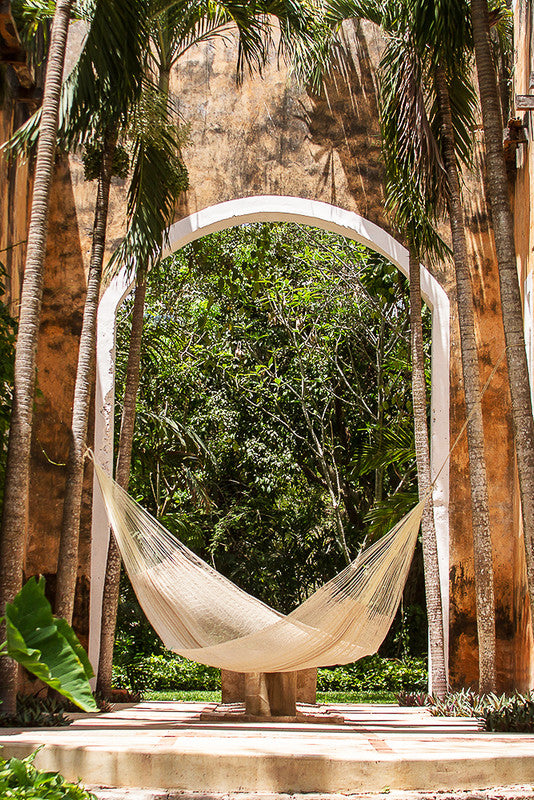 The Out And About Hammock Doble Size In Cream Colour