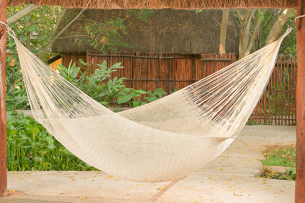 The Out And About Hammock Doble Size In Cream Colour