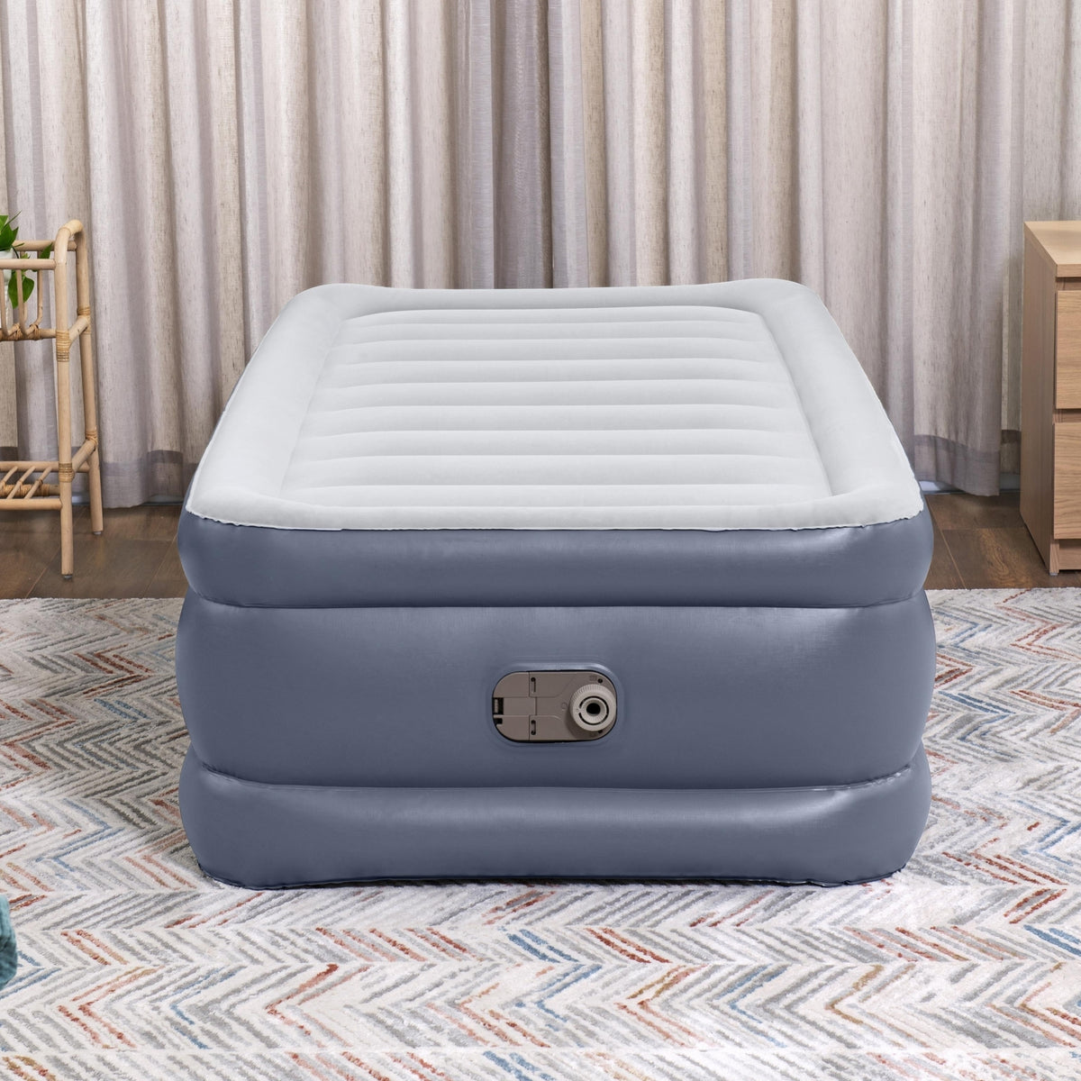Twin Air Mattress With Built In Pump 97x51cm