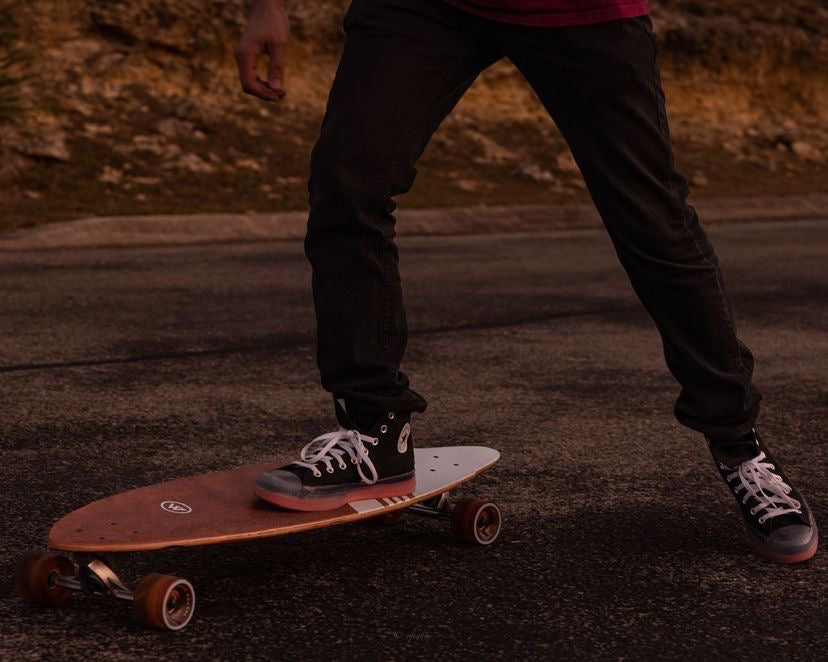 Magneto Pintail Swallow Longboard Skateboard
