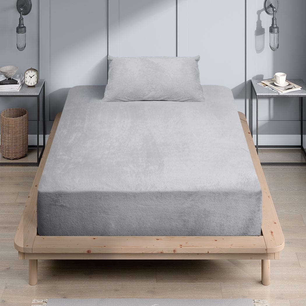 Cozy Winter Bedding: Flannel Fitted Bed Sheet Set with Pillowcase