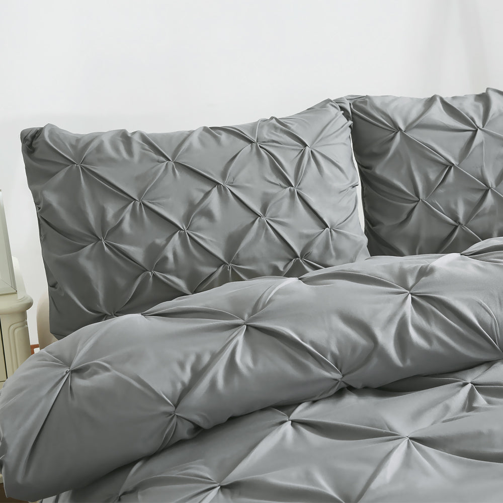 Diamond Pintuck Duvet Cover Pillow Case Set in Full Size in Charcoal