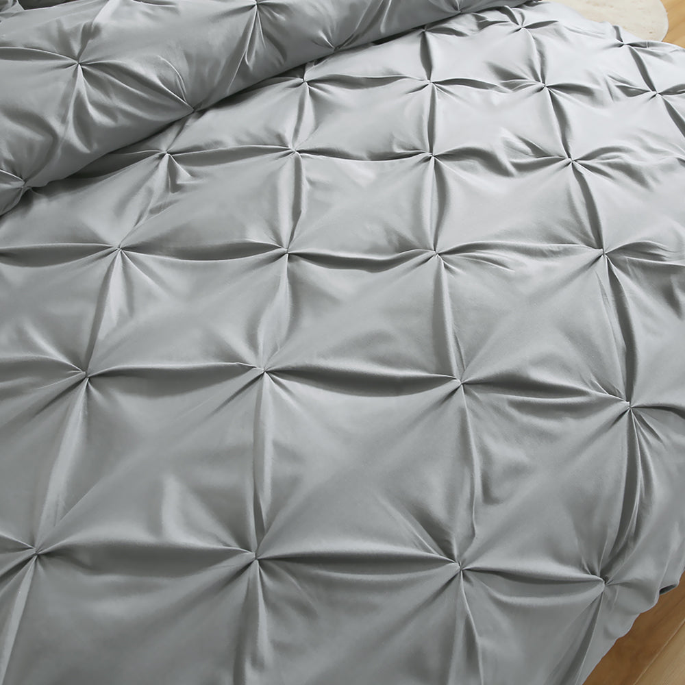 Diamond Pintuck Duvet Cover Pillow Case Set in Full Size in Charcoal